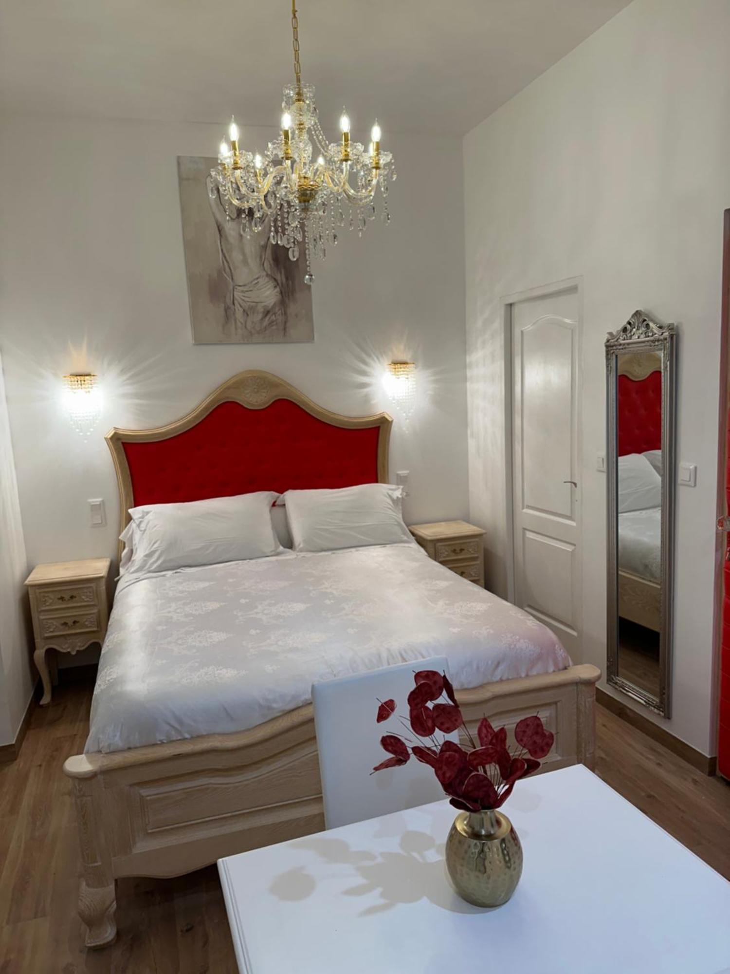 Petit Studio Presbytere Dans L'Eglise 纳博讷 外观 照片